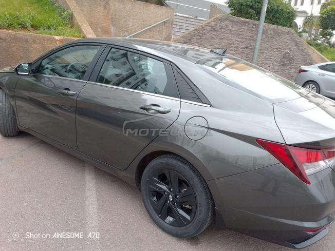 je met à vendre ma voiture hunday Elantra hybride 