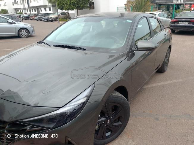 je met à vendre ma voiture hunday Elantra hybride 