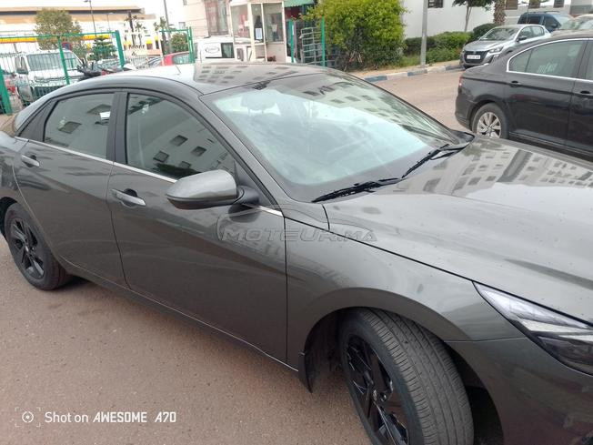 je met à vendre ma voiture hunday Elantra hybride 