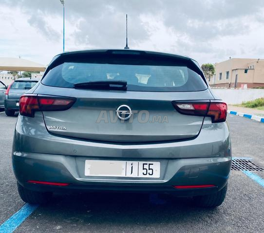 Opel Astra 2021 faible kilométrage - 2