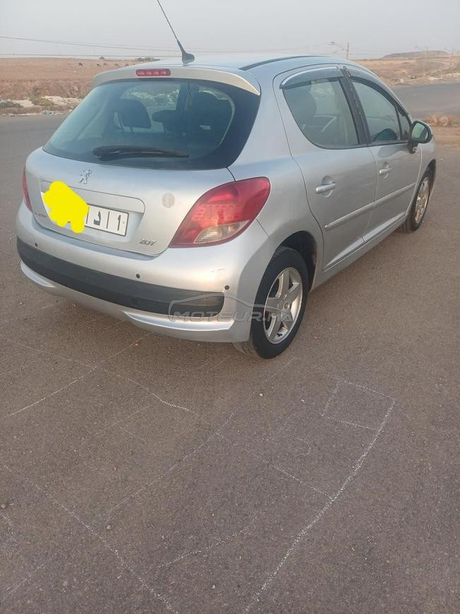 Peugeot 207 Essence Manuelle 2010 à Marrakech