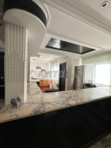 منزل من طابقين بـ 3 غرف نوم للبيع - 2