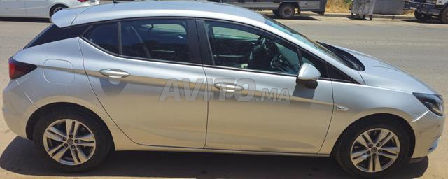 Opel Astra Diesel Manuelle 2017 à Casablanca - 2