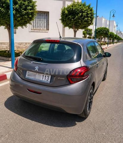 Peugeot 208 DIESEL - 2