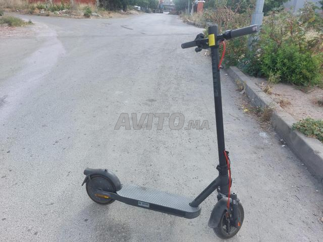 سكوتر كهربائي لا يزال نظيفًا - 2