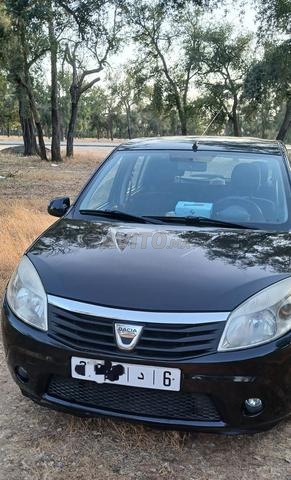 Dacia Sandero modèle 2012 avec climatisation