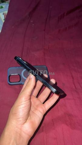 iPhone 16 normal officiel - 2