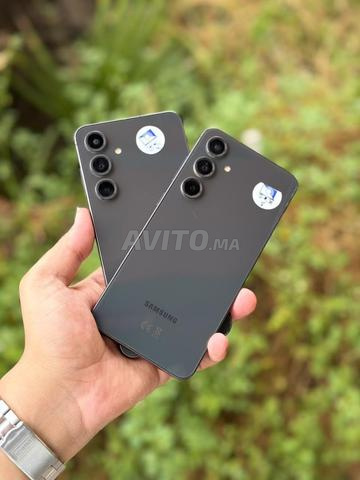 SAMSUNG S24 FE - 2