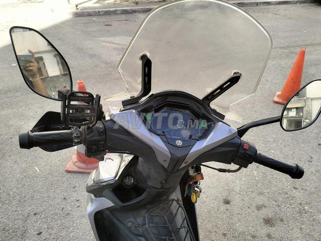 Moto en bon état - 2