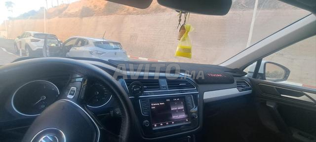 Volkswagen Tiguan Diesel Manuelle 2017 à Agadir - 2