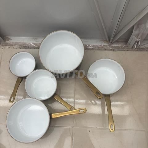 قدور جديدة بمقابض نحاسية - 2