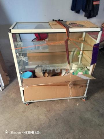 Vente vitrine en bon état - 2