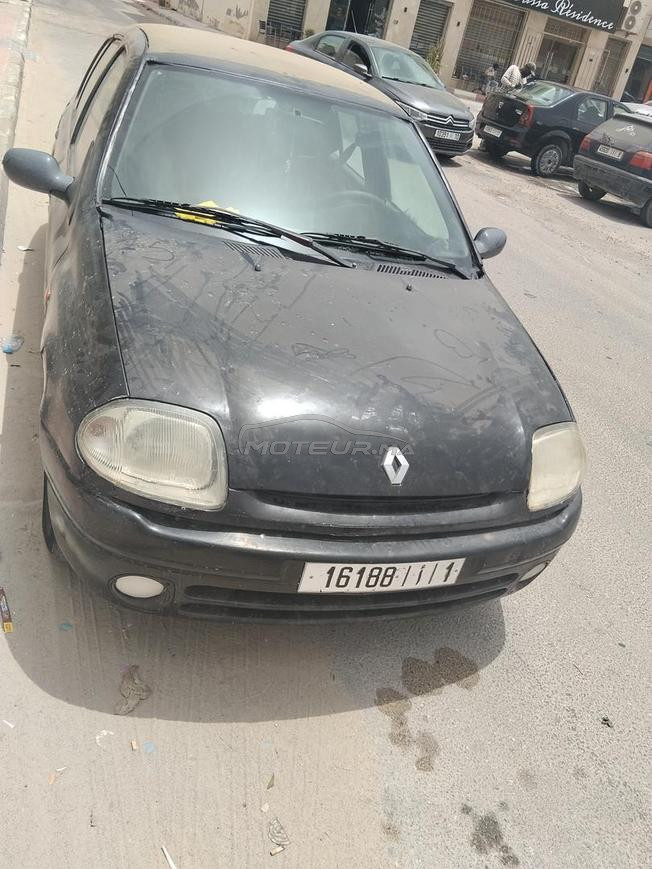 Renault Clio Essence Manuelle 2000 à Dakhla