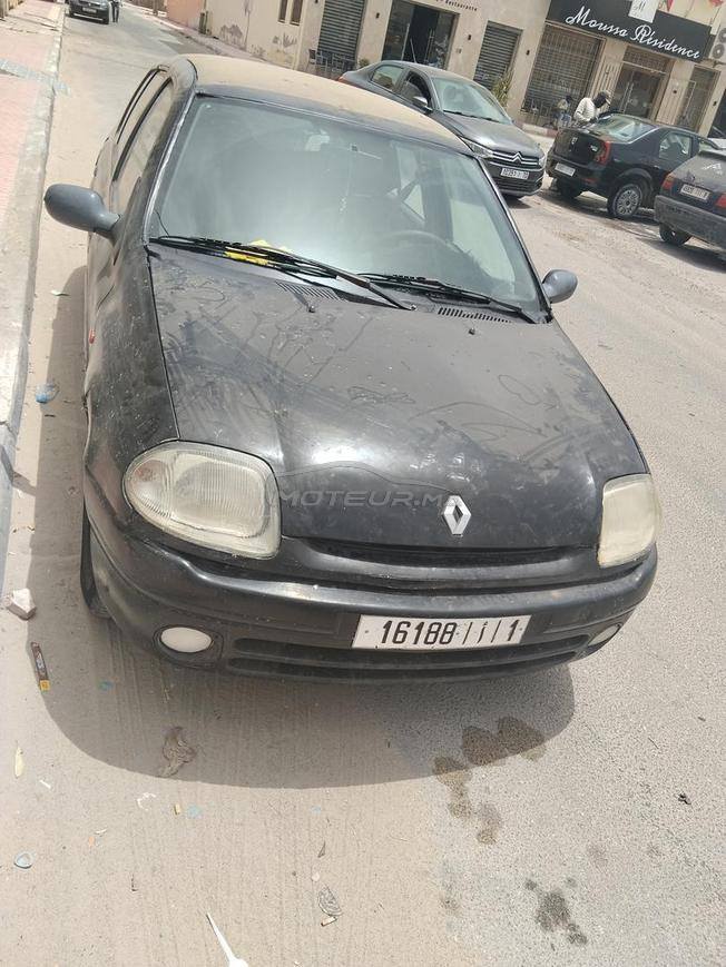 Renault Clio Essence Manuelle 2000 à Dakhla