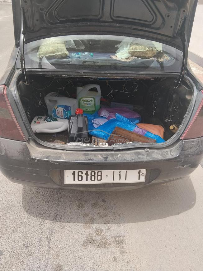 Renault Clio Essence Manuelle 2000 à Dakhla