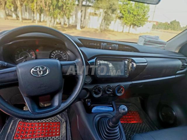 Toyota Hilux - 2