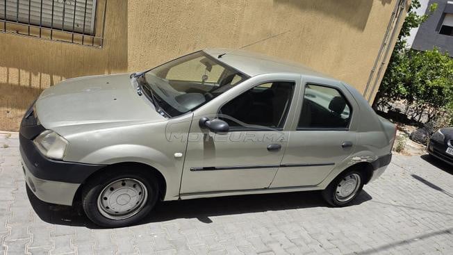 داسيا لوجان 