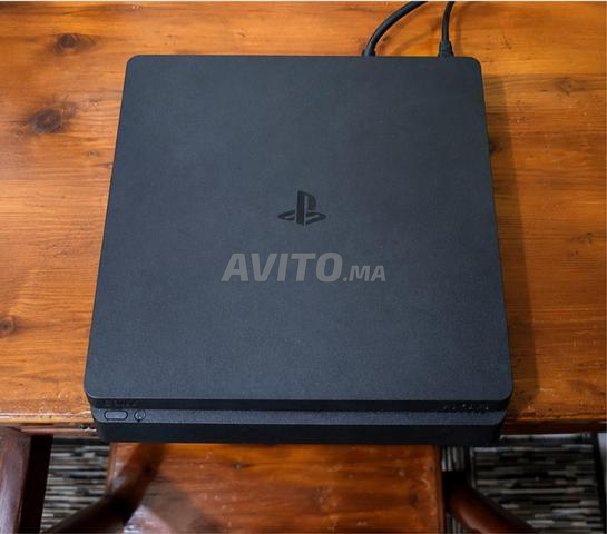 PS4 Slim 500GB 2 manettes avec plusieurs jeux - 2