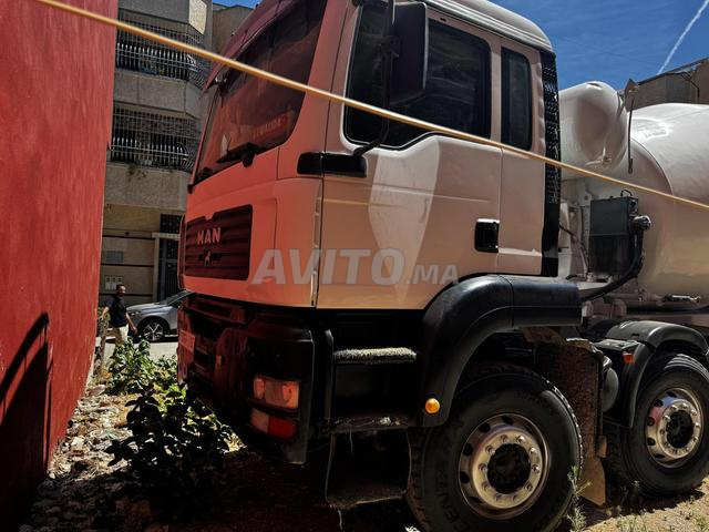 camion bétonnière très bon model 2010 www maroc   - 2