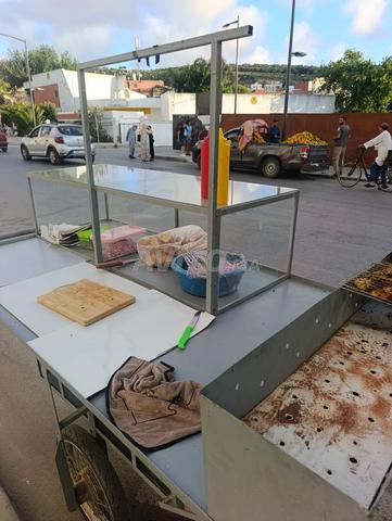 عربة متنقلة لبيع المأكولات - 2