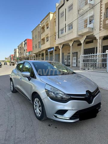 Clio très neuf - 2