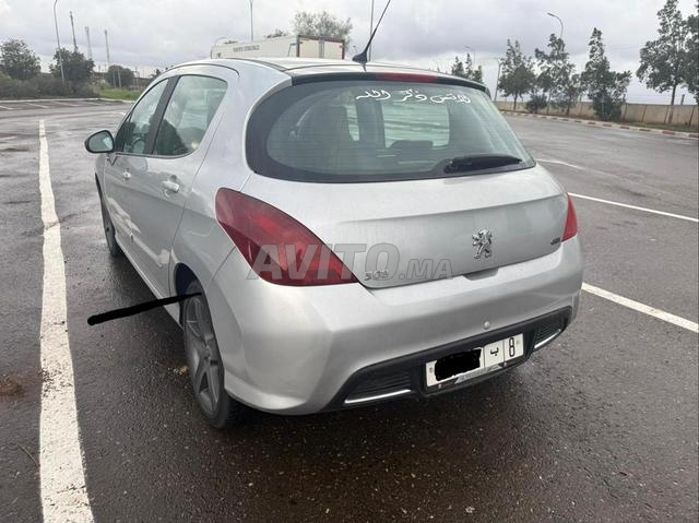 Voiture Peugeot - 2