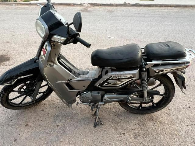 Moto 33 en bon état - 2