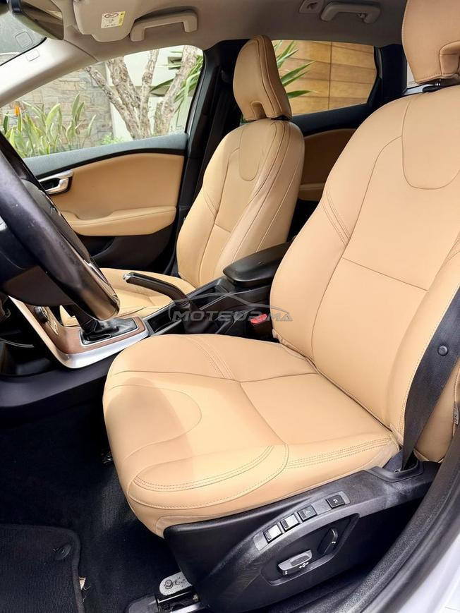 Volvo V40 Diesel Automatique 2020 à Agadir