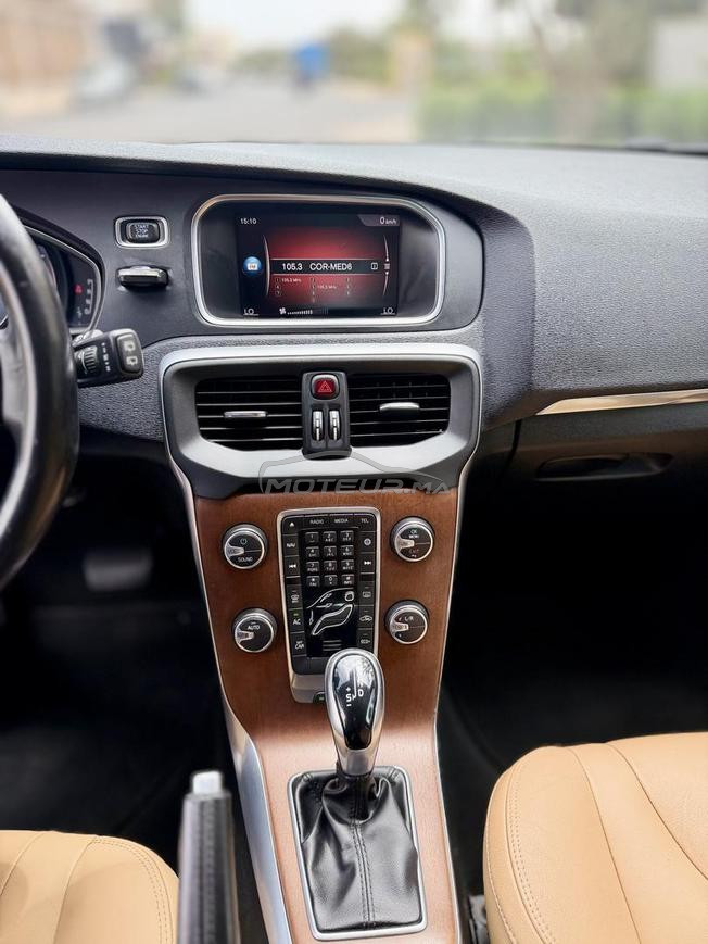 Volvo V40 Diesel Automatique 2020 à Agadir