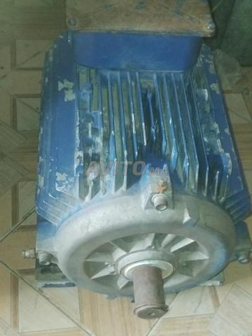 Moteur 40cv 132kg MAD Italie - 2