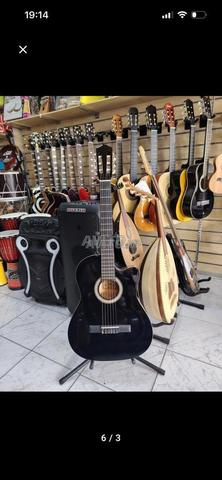 Guitare classique acoustique