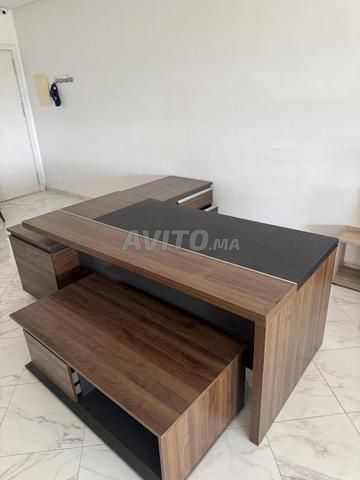 Bureau de Direction Moderne – Design Élégant - 2