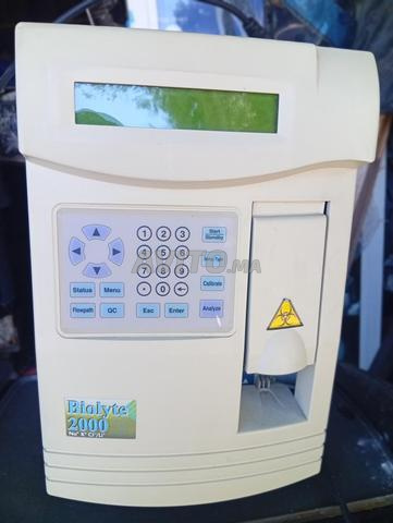 Je vends un appareil de laboratoire Biocare 2000