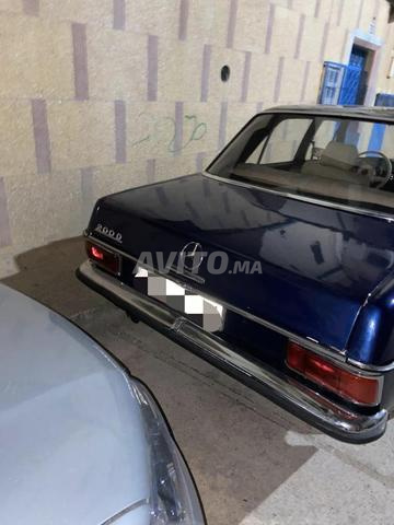 Mercedes-Benz W115 photo 4