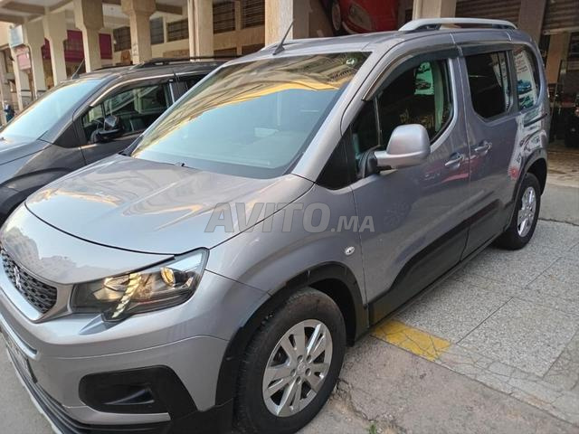 Voiture d'occasion encore propre - 2