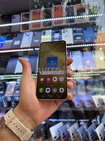 Samsung S24 - 2