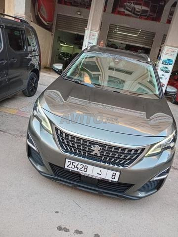 Voiture repeinte maison, toujours propre - 2