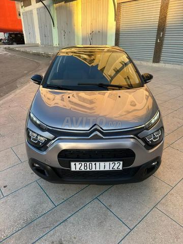 Voiture peinture maison encore neuve - 2