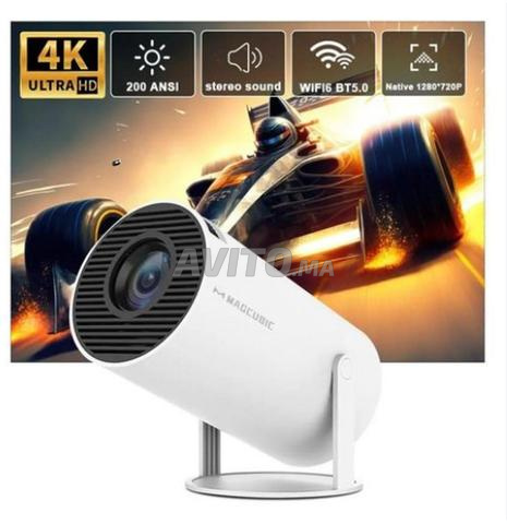 Projecteur intelligent Magcubic HY300 HD avec support 4K