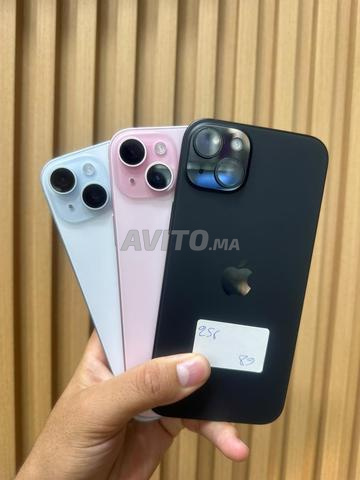 iPhone 15 Plus trois couleurs différentes