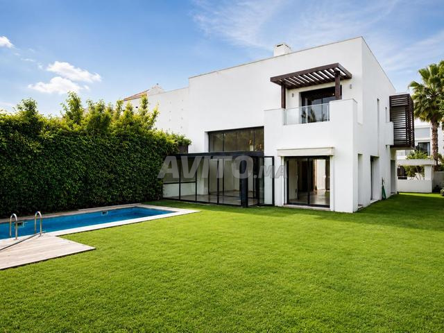 Villa de prestige avec piscine et grand jardin –