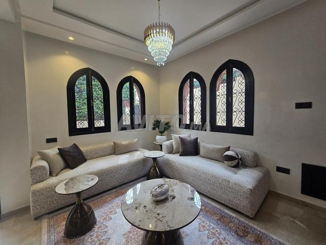 Location Superbe villa 400 m² 4 chambres à Agdal - 2