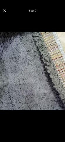 Mobilier de salon, coussins velours brodés et tapis - 2