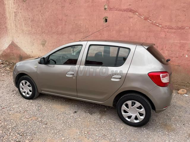 Dacia Sandero Essence Manuelle 2013 à Guelmim - 2
