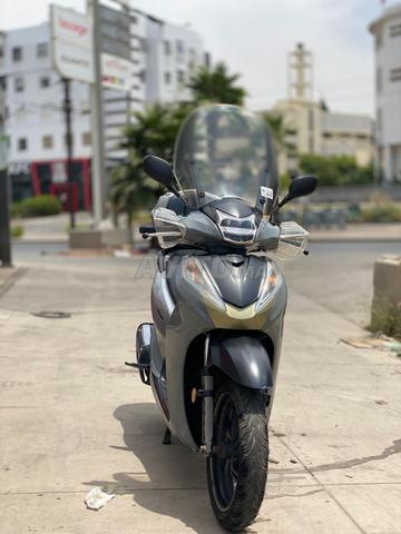 Honda SH 300 موديل 2019 D 23 - 2