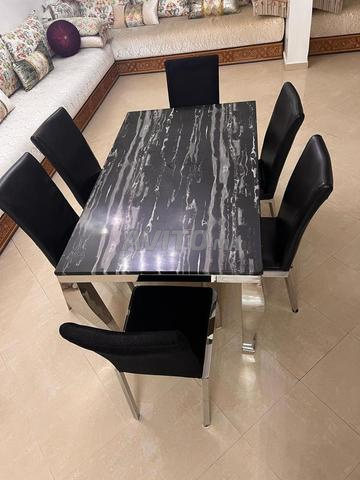 طاولة طعام