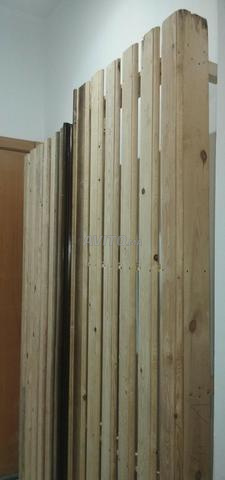 3 bancs encore neufs - 2