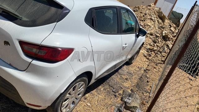 Renault Clio Diesel Manuelle 2019 à Bouskoura - 2