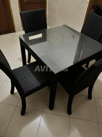 Table de jardin avec 4 chaises - 2