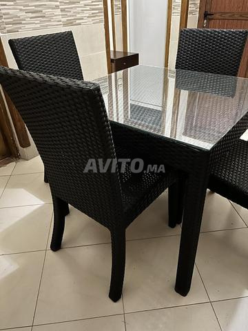 طاولة للحديقة مع 4 كراسي